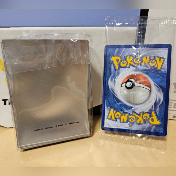 Pokemon celebrations elite trainer box - Picture 4 of 12